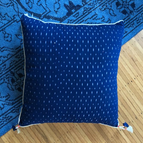 NWT Anthropologie pillow cream and navy - 22 x 22 - Picture 2 of 6